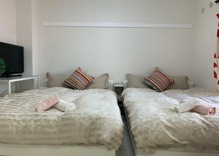 Goldhouse Shinosaka 303